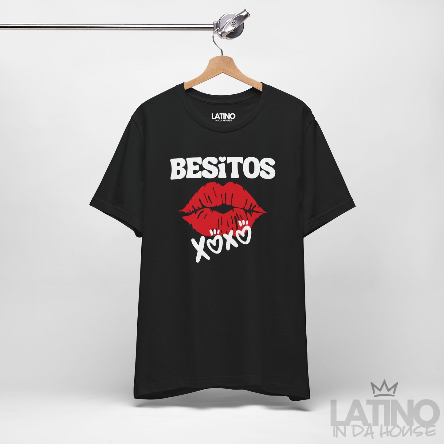 "Besitos XOXO" T-Shirt | Latina Tee