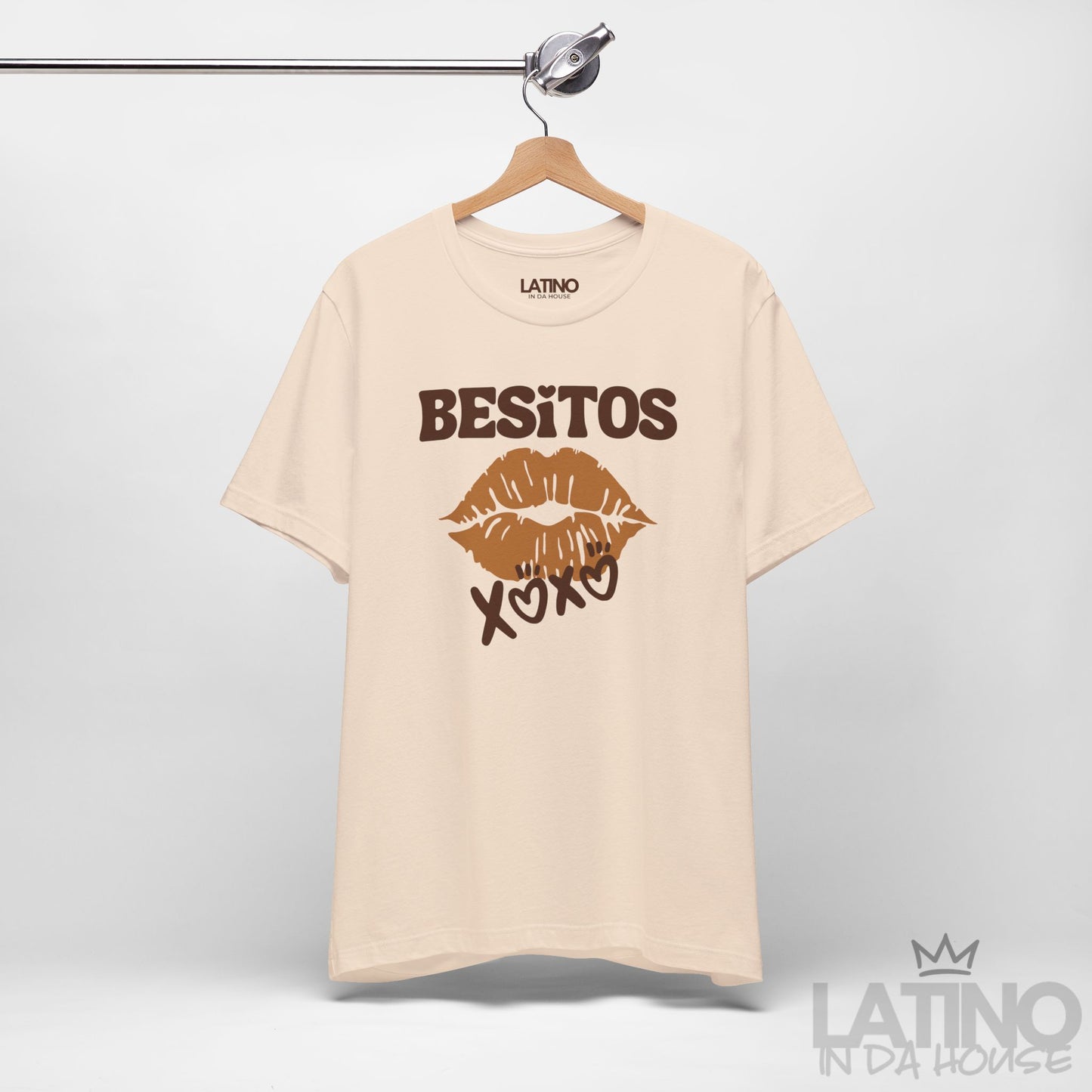 "Besitos XOXO" T-Shirt | Latina Tee