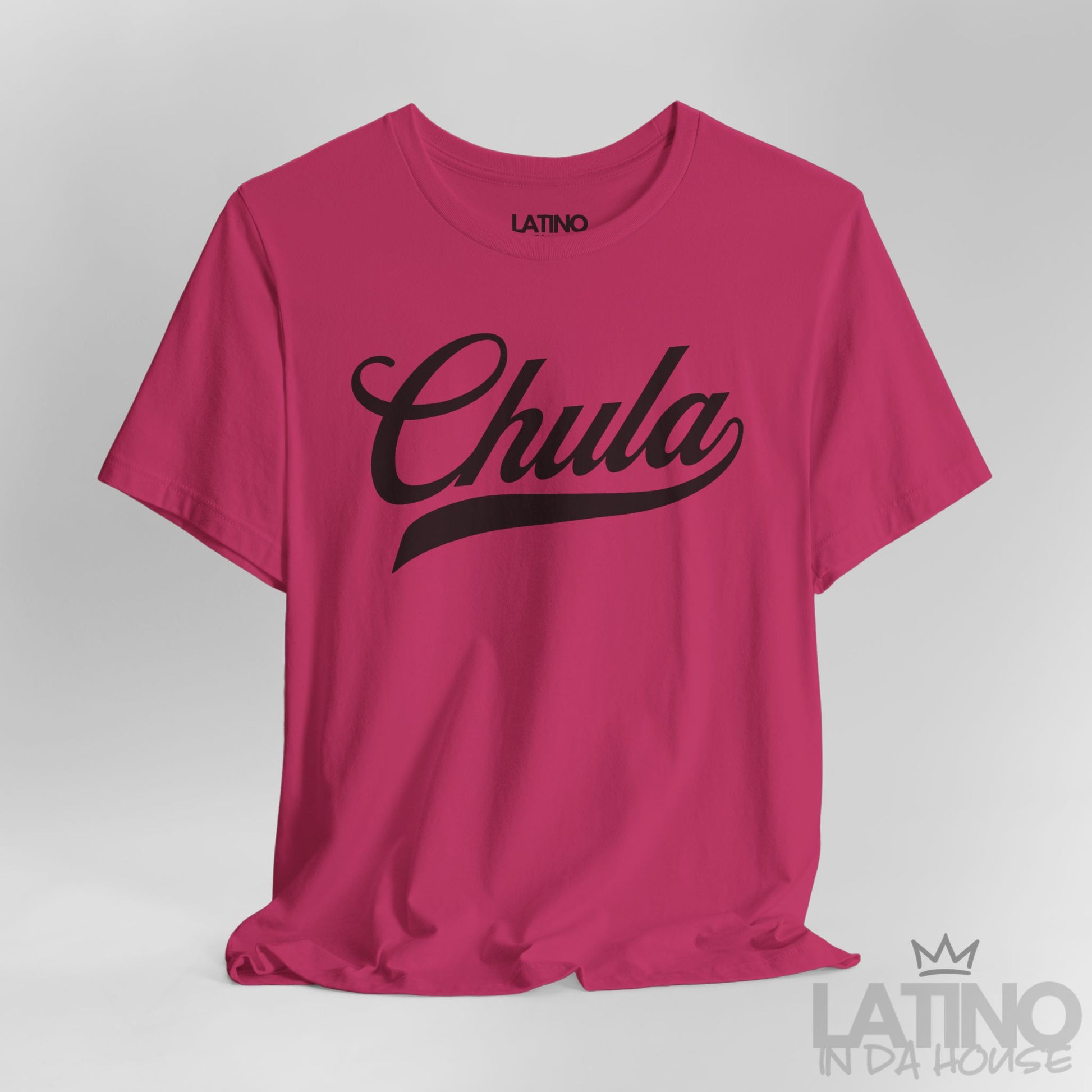 Close-up of Chula script design on berry pink T-shirt. Latino In Da House