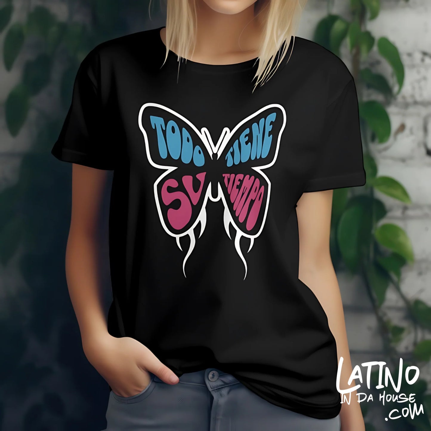 "Todo Tiene Su Tiempo Butterfly" T-Shirt