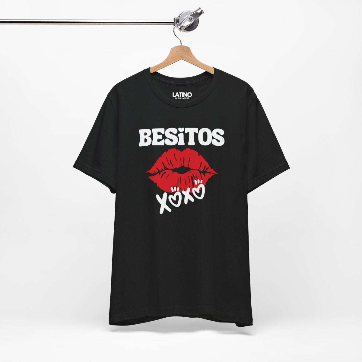 "Besitos XOXO" Latina T-Shirt