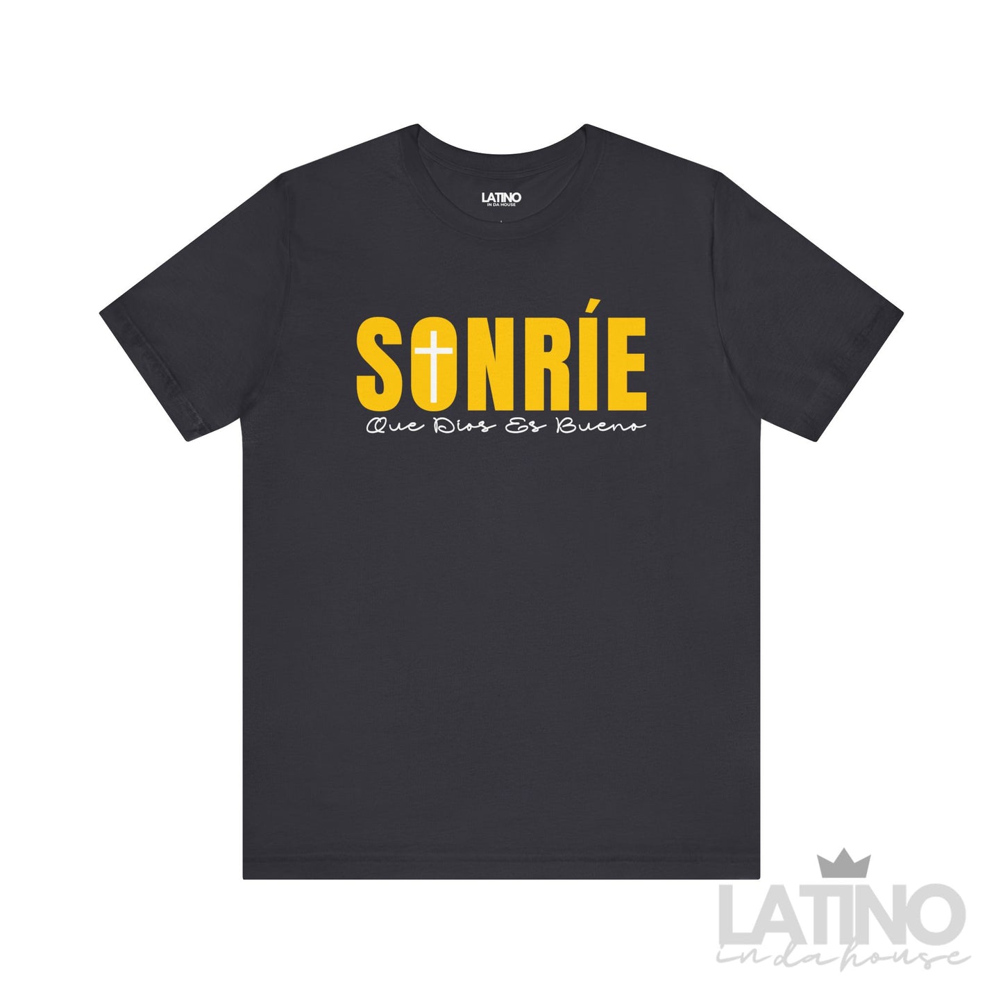 Sonríe Que Dios Es Bueno Christian T-Shirt with cross design In dark grey