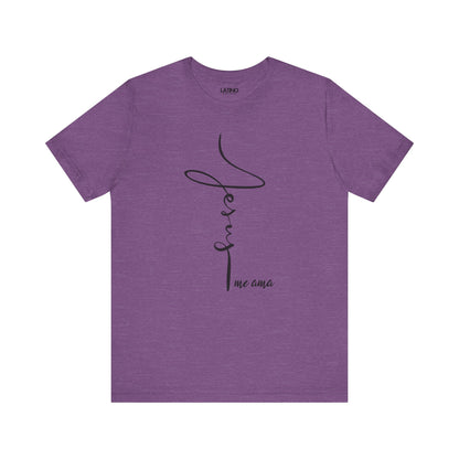 "Jesus Me Ama" Heather T-Shirt