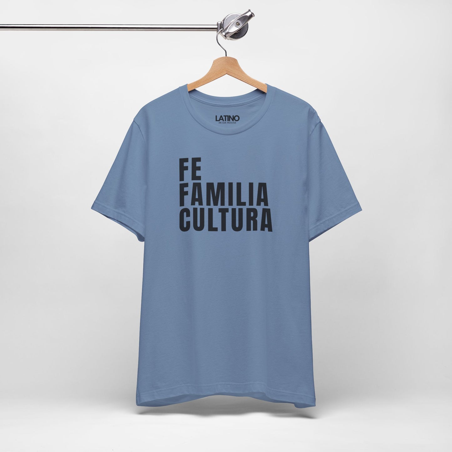 “Fe Familia Cultura” T-Shirt | Fe Tee