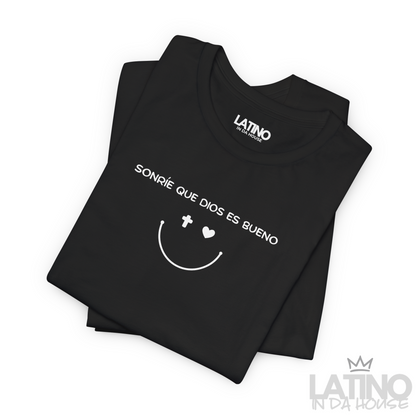 “Sonríe Dios Es Bueno” T-Shirt | Faith Tee