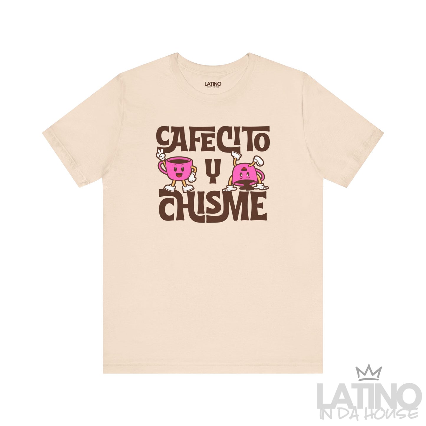 Cafecito y Chisme T-Shirt in soft cream with pink cartoon cups and brown retro font – Latino In Da House