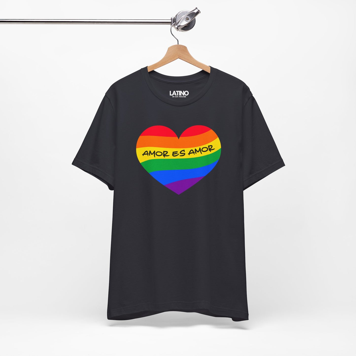 "Amor Es Amor Corazón | Latino Pride" T-shirt