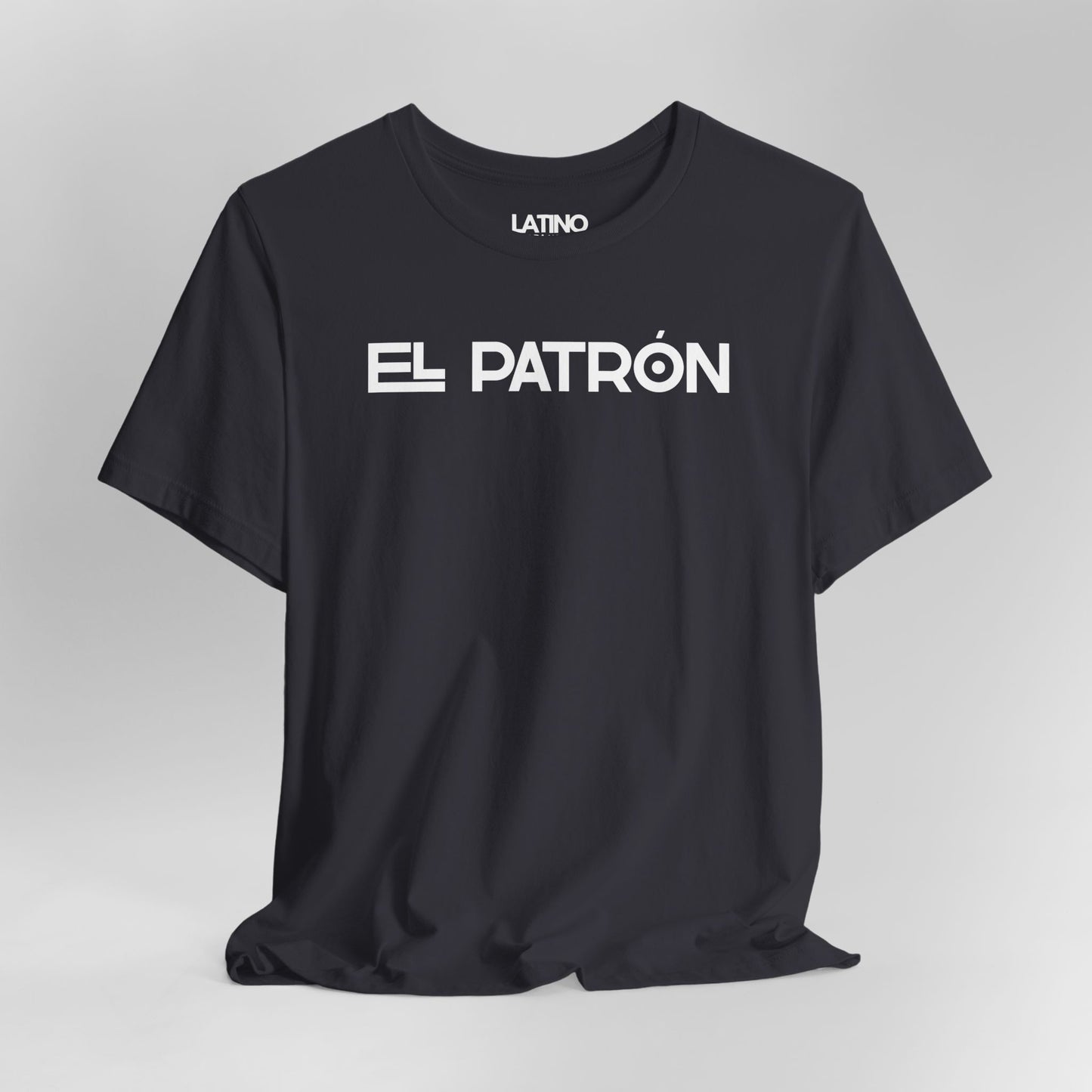 Close Up Dark Grey "El Patrón" Latino
Boss T-Shirt - sleek and powerful. Latino
In Da House