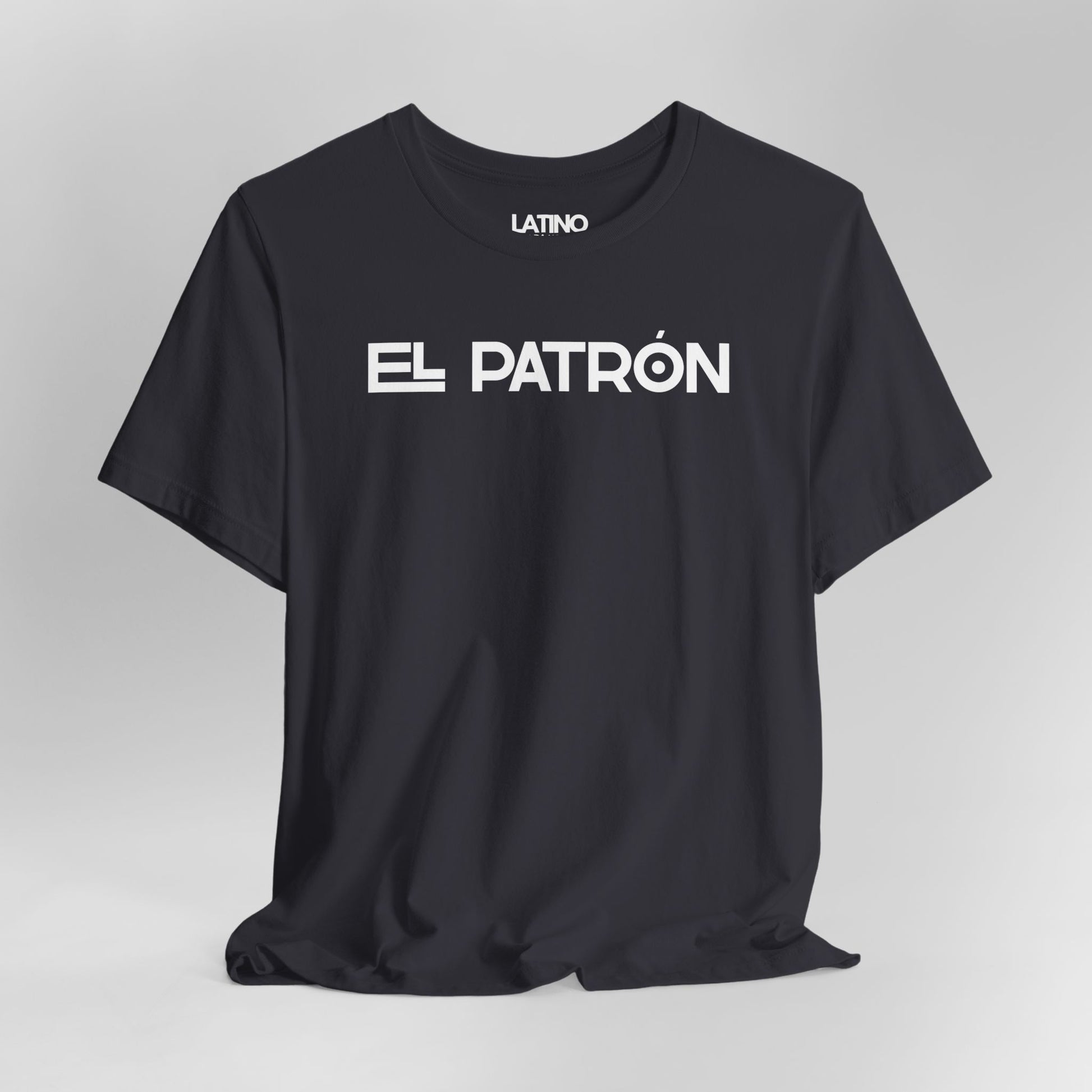 Close Up Dark Grey "El Patrón" Latino
Boss T-Shirt - sleek and powerful. Latino
In Da House