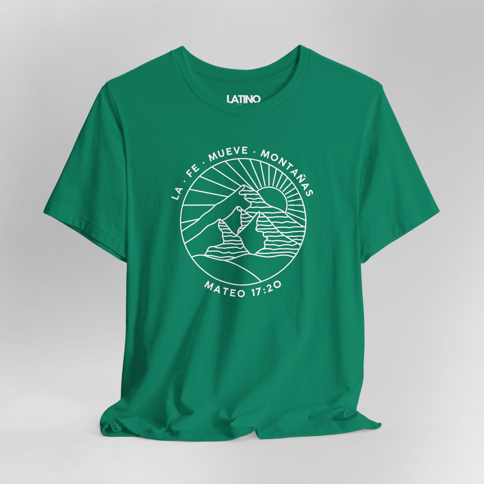 Close Up La Fe Mueve Montañas green t-shirt. Latino In Da house