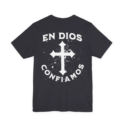 En Dios Confiamos Faith T-Shirt in dark grey with cross design – Latino In Da House