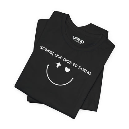 Folded up Sonrie que dios es bueno black t-shirt. Latino In Da House 
