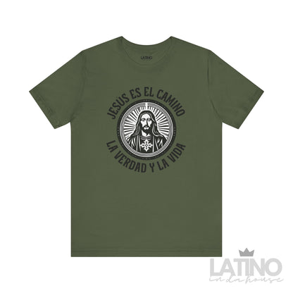 Jesús Es El Camino La Verdad y La Vida Faith T-Shirt in military green with Jesus graphic – Latino In Da House